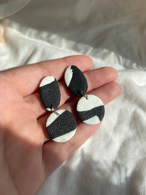 Abstract B&W Dangle